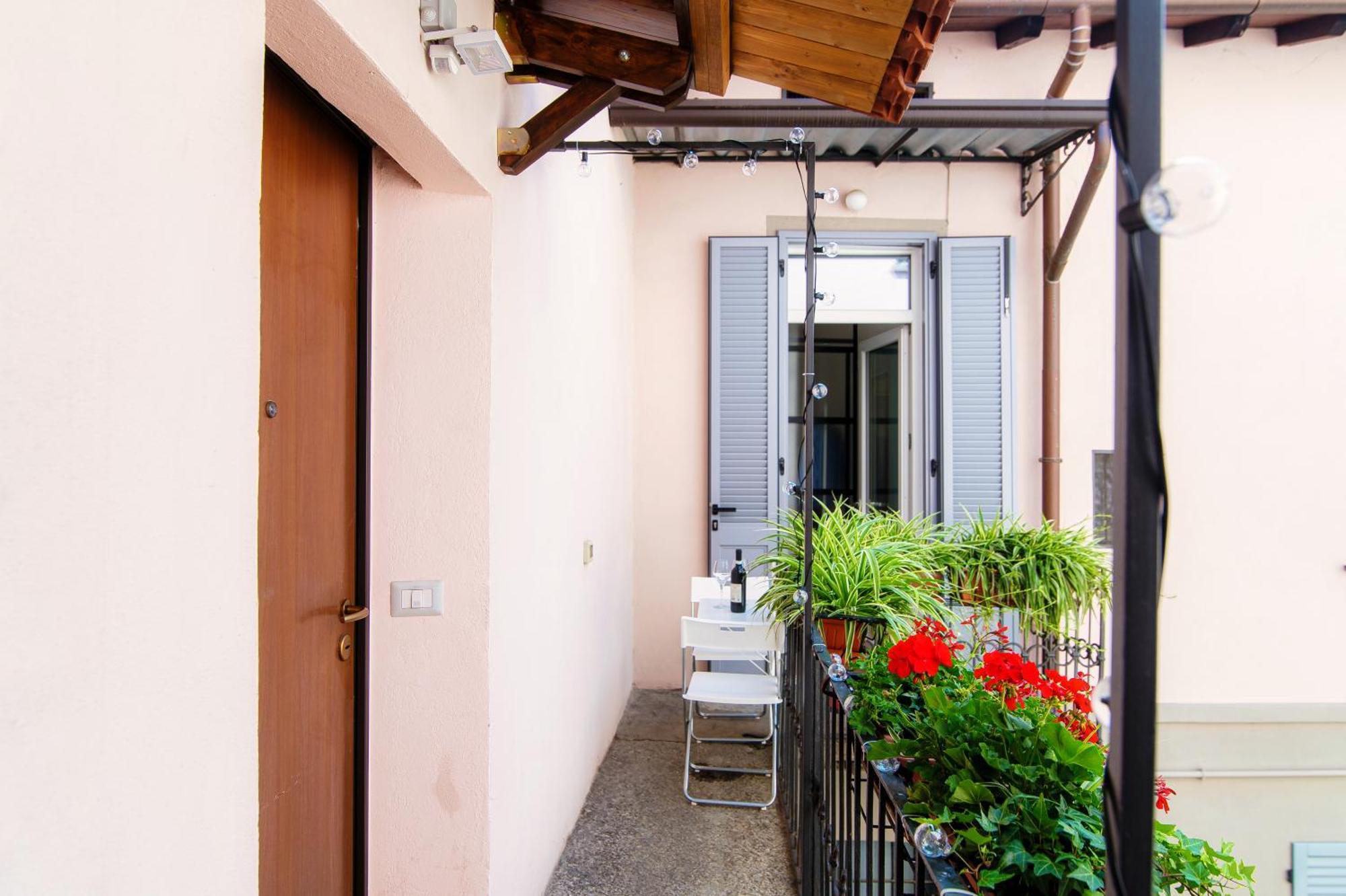 Casa Giulini - The House Of Travelers Appartement Como Buitenkant foto